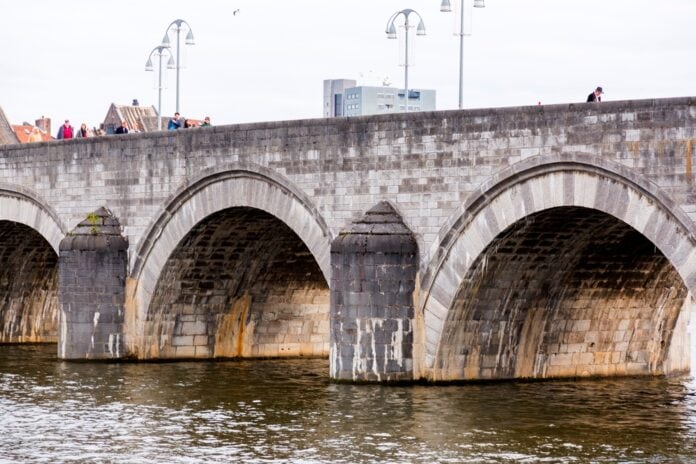 Maastricht,,Holland,-,October,16,,2021:,Sint,Servaasbrug,Or,The