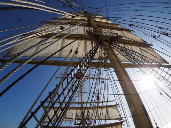 Sails,Of,Traditional,Sailing,Vessel,Or,Tallship