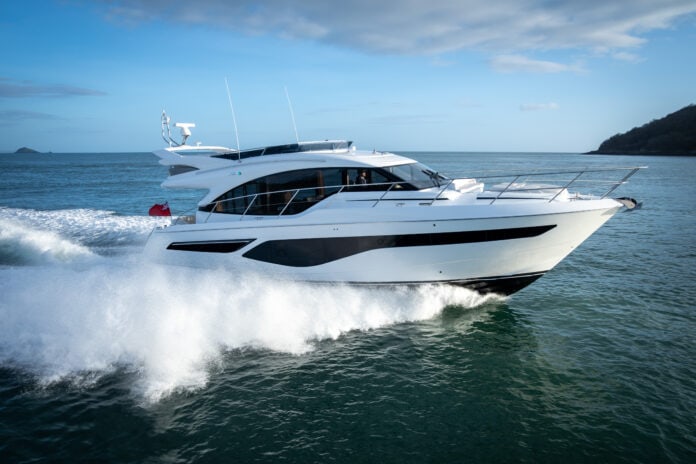 f55-exterior-white-hull-sea-trial-01
