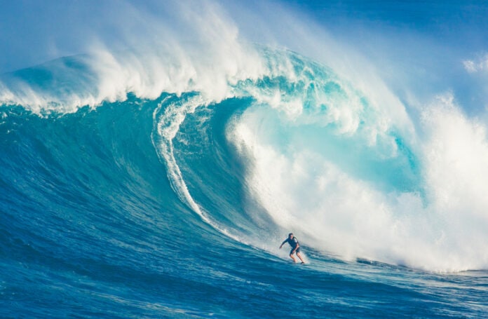 Maui,,Hi,-,March,13:,Professional,Surfer,Marcio,Freire,Rides