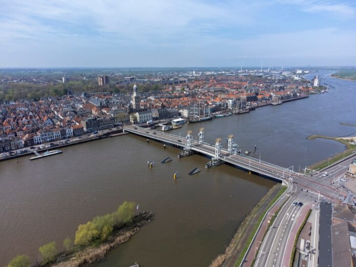 Luchtfoto Kampen brug
