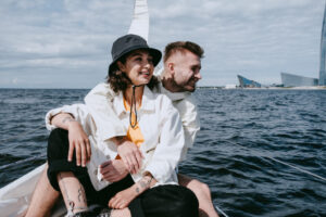 Koppel op een boot