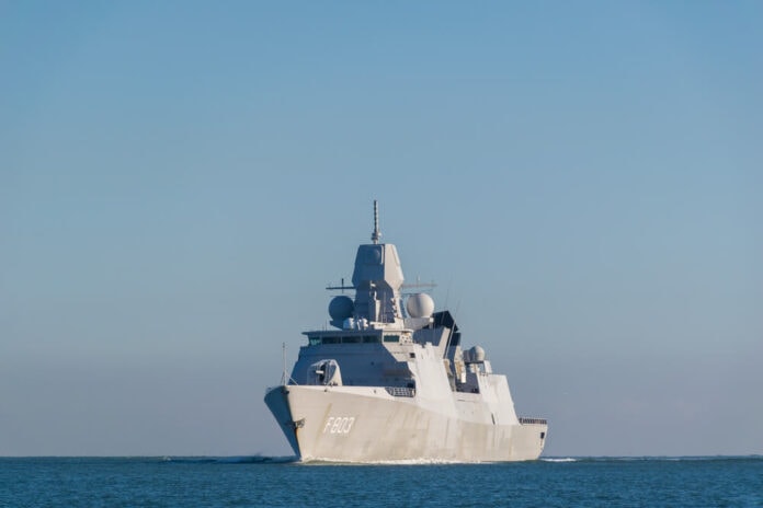 Fregat Nederlandse marine op het water
