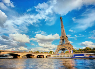 Eiffeltoren aan het water
