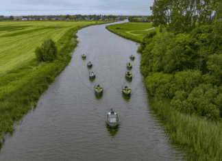 Negen 3D geprinte boten in het water